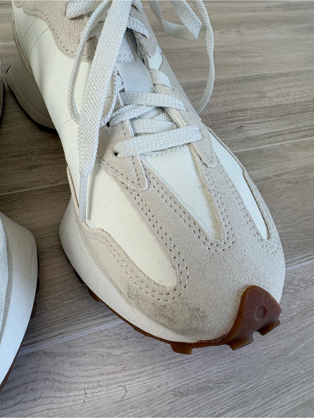 New Balance 327 Sneakers Size 8 Linen & Sea Salt Worn Once Clean Girl Neutral - Picture 5 of 10